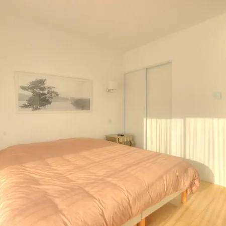 Ver6-two Bedrooms Center